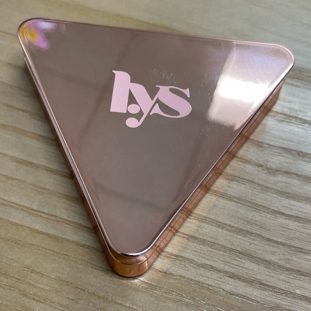lys Triangular Rose Gold Compact new
